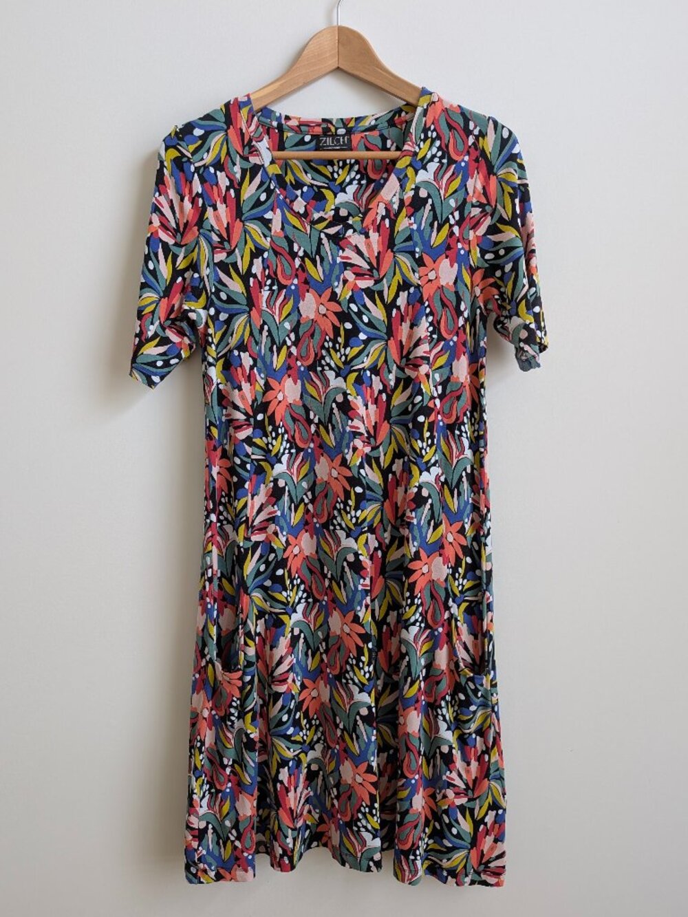 Zilch Medium soft stretch A line swing dress with elbow sleeves abstract floral